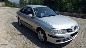 Nissan Almera Luxuro Janeiro/02 - à venda - Ligeiros