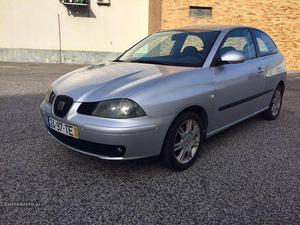 Seat Ibiza 1.4i Sport Março/02 - à venda - Ligeiros