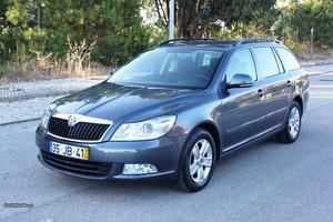 Skoda Octavia SW 1.6 TDI Greenline Abril/10 - à venda -