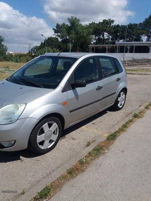 Ford Fiesta 1.4 tdci Junho/02 - à venda - Ligeiros