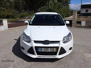 Ford Focus 1.6 TDCI Maio/14 - à venda - Ligeiros