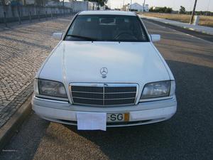 Mercedes-Benz C 220 automatico Abril/95 - à venda -