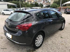 Opel Astra astra j Maio/13 - à venda - Ligeiros