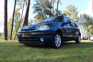 Renault Clio 1.9 Diesel RXE Agosto/00 - à venda - Ligeiros