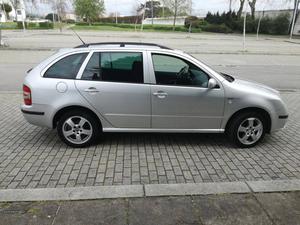 Skoda Fabia 1.4 tdi 80 cv active Agosto/06 - à venda -