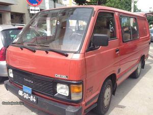 Toyota HiAce LH51 6 LUGARES H12 Junho/89 - à venda -