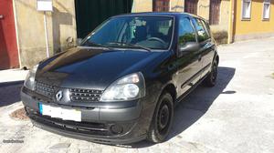 Renault Clio 1.2 5 Portas CONFORT Fevereiro/03 - à venda -