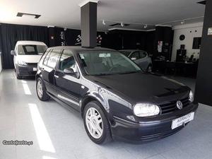 VW Golf  Anos Maio/02 - à venda - Ligeiros
