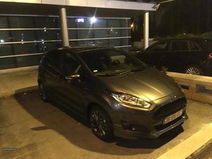 Ford Fiesta 1.0 Ecoboost ST Line Abril/17 - à venda -