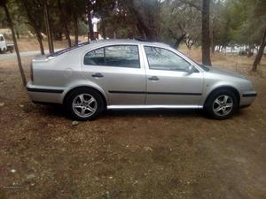 Skoda Octavia 1.9 Fevereiro/98 - à venda - Ligeiros