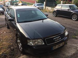 Audi A6 2.5 TDI Dezembro/11 - à venda - Ligeiros