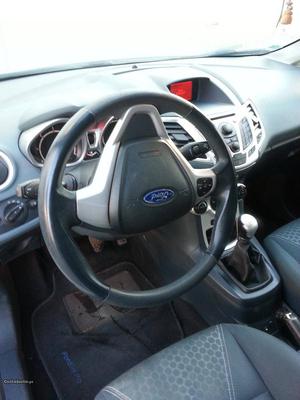 Ford Fiesta TDCI 1.6 Dezembro/10 - à venda - Ligeiros
