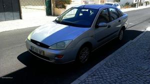 Ford Focus 1.8 ghia Agosto/00 - à venda - Ligeiros