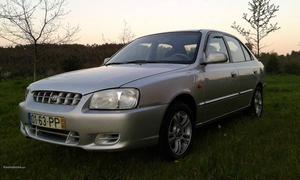 Hyundai Accent 1,3 gls Maio/00 - à venda - Ligeiros