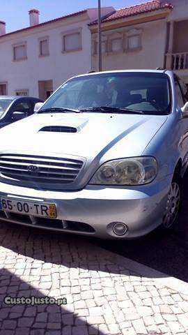 Kia Carnival crdi ex Junho/02 - à venda - Monovolume / SUV,