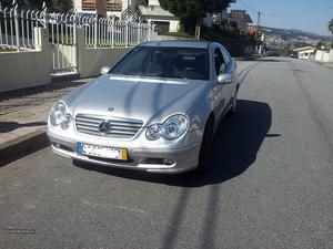 Mercedes-Benz C 220 Sport Coupé Março/04 - à venda -