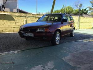 Opel Astra Caravan 1.7 TD Isuzu Maio/96 - à venda -