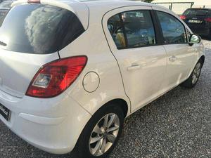 Opel Corsa 1.2 Go Novembro/14 - à venda - Ligeiros