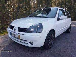 Renault Clio 1.5 DCI (2Lug) Dezembro/02 - à venda -