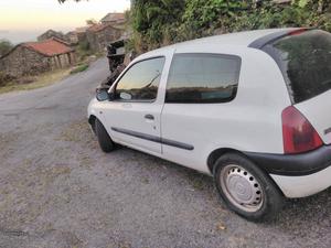 Renault Clio 3 portas Abril/02 - à venda - Ligeiros