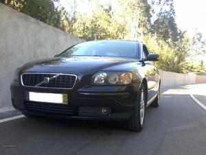 Volvo S D 136cv 6v Março/05 - à venda - Ligeiros