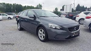 Volvo V40 Momentum GPS Março/14 - à venda - Ligeiros