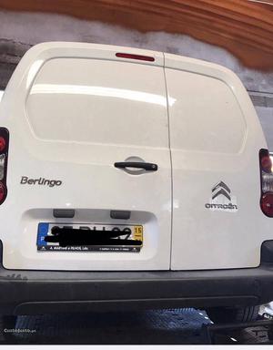 Citroën Berlingo salvada Maio/15 - à venda - Ligeiros