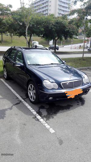 Mercedes-Benz C 220 W203 Setembro/01 - à venda - Ligeiros