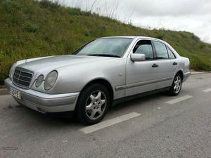 Mercedes-Benz E 220 classic Março/98 - à venda - Ligeiros