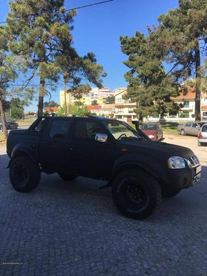 Nissan Navara 2.7 tdi Maio/04 - à venda - Pick-up/