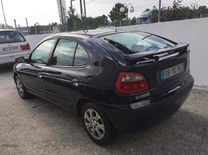 Renault Mégane v Maio/99 - à venda - Ligeiros