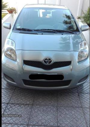 Toyota Yaris cc Março/10 - à venda - Ligeiros