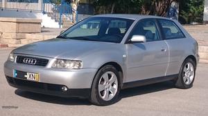 Audi A3 1.9 tdi 130cv 6v a.c Setembro/01 - à venda -