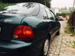 Hyundai Accent 1.3 GLSI Abril/95 - à venda - Ligeiros