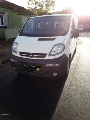 Opel Vivaro 1.9 TDI Maio/03 - à venda - Ligeiros