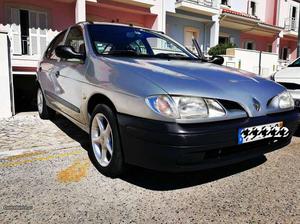 Renault Mégane 1.9 comercial Agosto/98 - à venda -