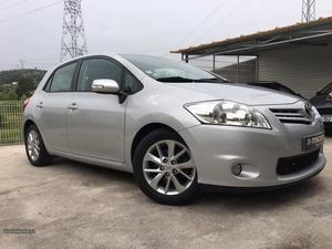 Toyota Auris 1.4 D4D Fevereiro/12 - à venda - Ligeiros