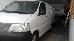 Toyota HiAce 2.5 d4d 3lugares Janeiro/07 - à venda -