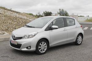 Toyota Yaris 1.0 Julho/13 - à venda - Ligeiros Passageiros,