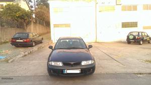 Mitsubishi Carisma 5 portas ac Maio/97 - à venda - Ligeiros