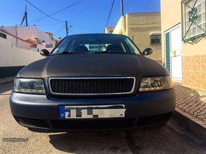 Audi A4 B5 1.8 Dezembro/96 - à venda - Ligeiros