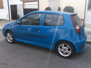 Fiat Punto  cv (GPL) Fevereiro/04 - à venda -