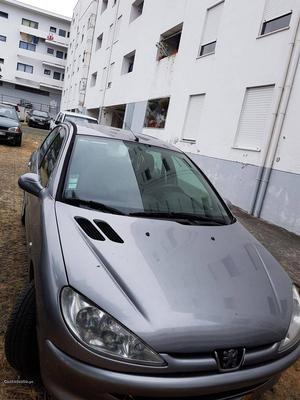 Peugeot 206 Xr presence Maio/04 - à venda - Ligeiros