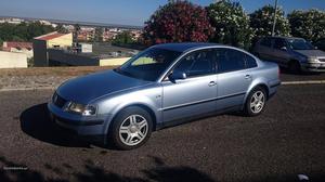 VW Passat 1.9TDI Aut. 110cv Março/99 - à venda - Ligeiros