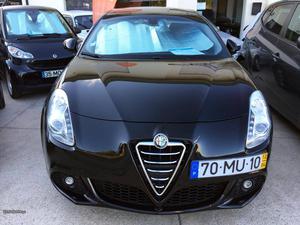 Alfa Romeo Giulietta 1.6JTD Distinctive Abril/12 - à venda
