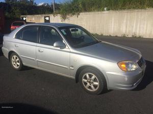 Hyundai Accent 1.4 Agosto/03 - à venda - Ligeiros