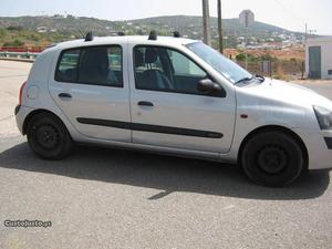 Renault Clio 1.2 5 Portas Maio/02 - à venda - Ligeiros
