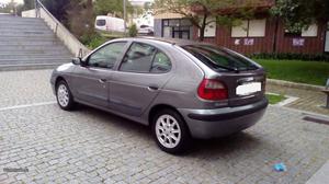 Renault Mégane V RXE Outubro/99 - à venda - Ligeiros