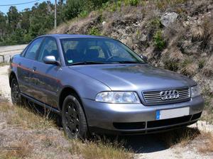 Audi A4 1.6 sport executive Outubro/95 - à venda - Ligeiros