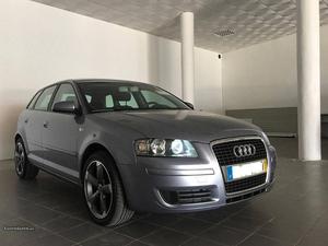 Audi A4 Sportback 1.9 TDi Novembro/05 - à venda - Ligeiros